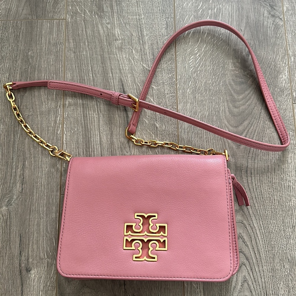 LIke new Tory Burch Britten crossbody in Magnolia